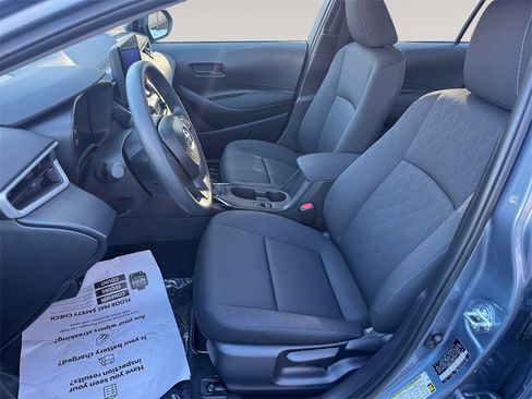 Used 2025 Toyota Corolla LE image 9