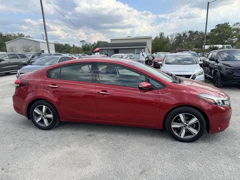 Used 2018 Kia Forte S w/ S Technology Plus Package FWD image 4