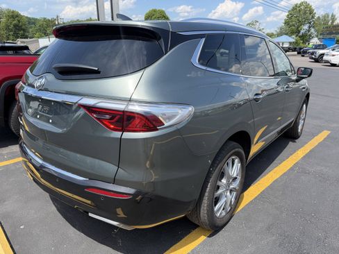 Used 2023 Buick Enclave Essence w/ Experience Buick Package AWD/4WD image 3