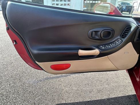 Used 2001 Chevrolet Corvette Coupe w/ Preferred Equipment Group2 image 10