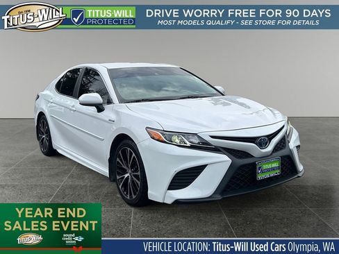Used 2019 Toyota Camry SE image 1