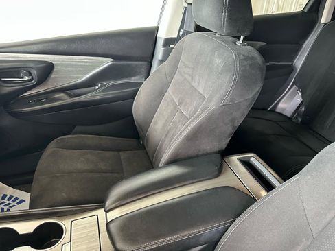 Used 2015 Nissan Murano S w/ Navigation Package AWD/4WD image 10