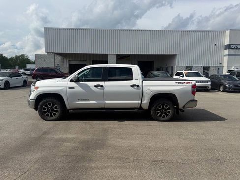 Used 2015 Toyota Tundra SR5 w/ TRD Off Road Package AWD/4WD image 9