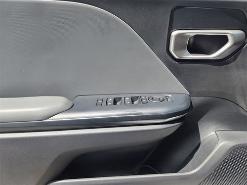 New 2025 Kia K4 LXS image 16