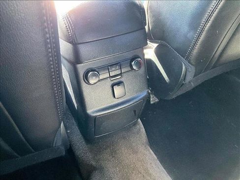 Used 2018 Ford Explorer XLT w/ Equipment Group 202A image 21