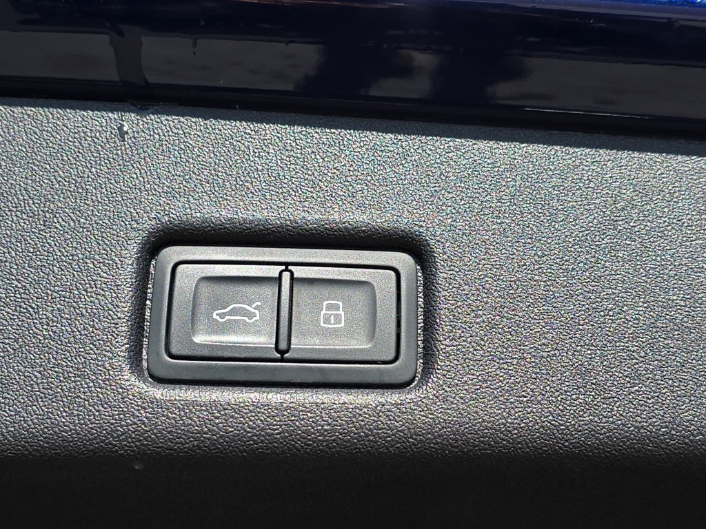 Used 2025 Audi Q5 Prestige AWD/4WD image 16