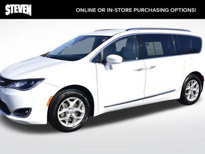 Used 2017 Chrysler Pacifica Touring-L Plus w/ Tire & Wheel Group