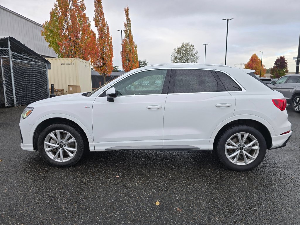 Used 2024 Audi Q3 2.0T Premium AWD/4WD image 2