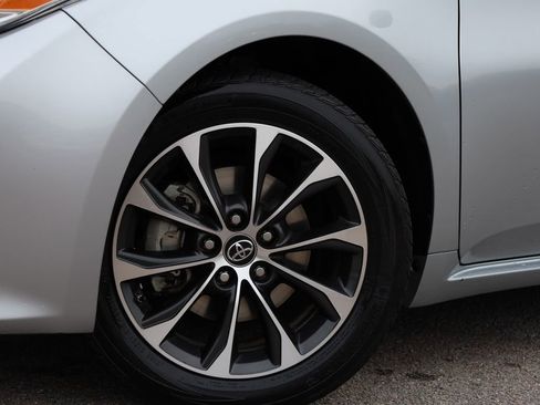 Used 2018 Toyota Avalon XLE Plus image 3