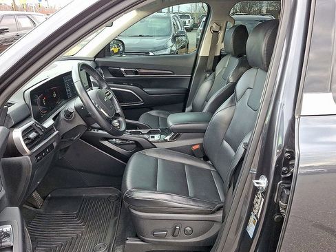 Used 2024 Kia Telluride S FWD image 11