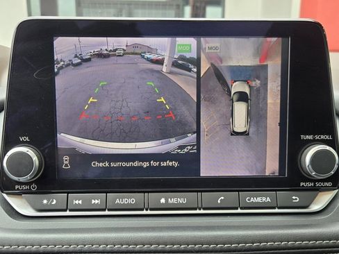 Used 2021 Nissan Rogue SL image 24