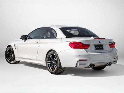 Used 2018 BMW M4 Convertible RWD image 9