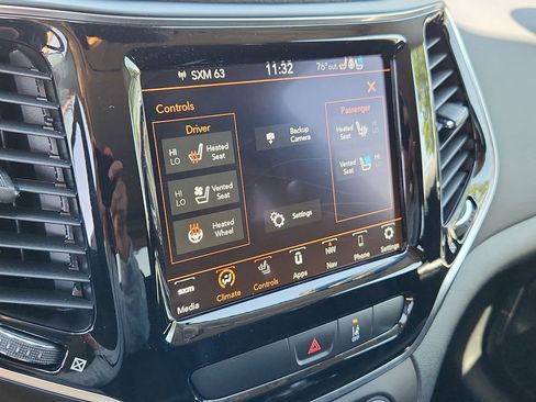 Used 2022 Jeep Cherokee Limited w/ Elite Package AWD/4WD image 22