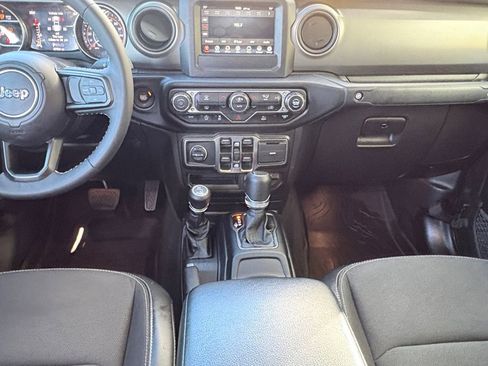 Used 2023 Jeep Gladiator Sport S image 3