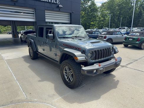 Used 2026 Jeep Gladiator Mojave AWD/4WD image 2