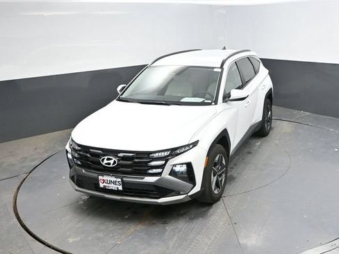 Used 2025 Hyundai Tucson SEL AWD/4WD image 34