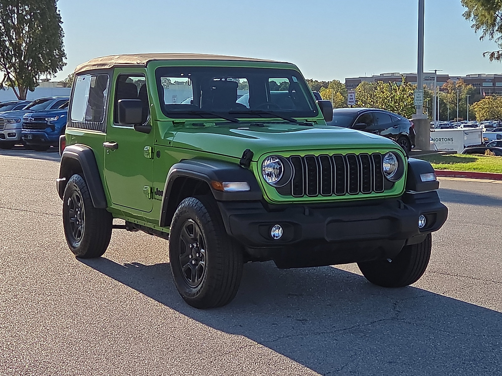 Used 2025 Jeep Wrangler Sport AWD/4WD image 1