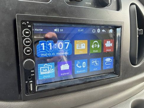 Used 2002 Ford E-250 and Econoline 250 image 11