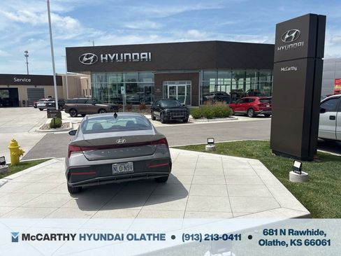 Used 2024 Hyundai Elantra SEL FWD image 8