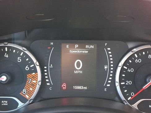 Certified 2023 Jeep Renegade Latitude w/ Sun & Fun Group image 21