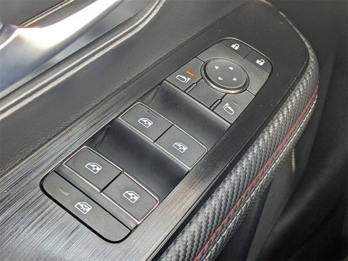 Used 2025 Nissan Kicks SR image 22