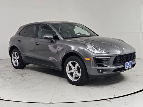 Used 2018 Porsche Macan AWD/4WD image 8