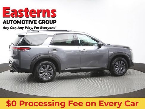 Used 2022 Nissan Pathfinder SV AWD/4WD image 46