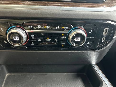 Used 2022 GMC Sierra 1500 Elevation w/ Elevation Premium Package AWD/4WD image 17
