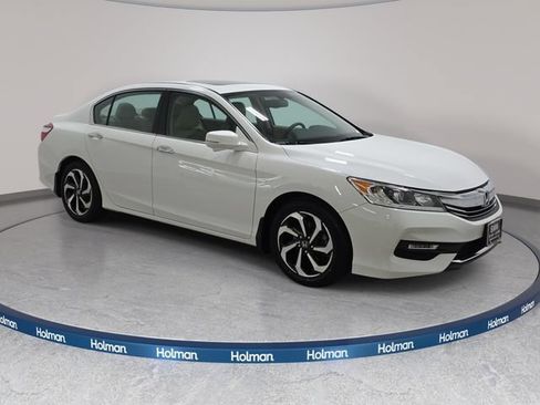 Used 2017 Honda Accord EX-L image 4