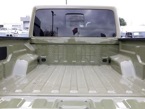 New 2026 Jeep Gladiator Mojave image 21