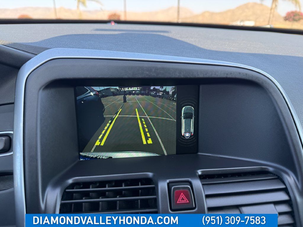 Used 2016 Volvo XC60 T5 Premier w/ Proximity Package FWD image 26