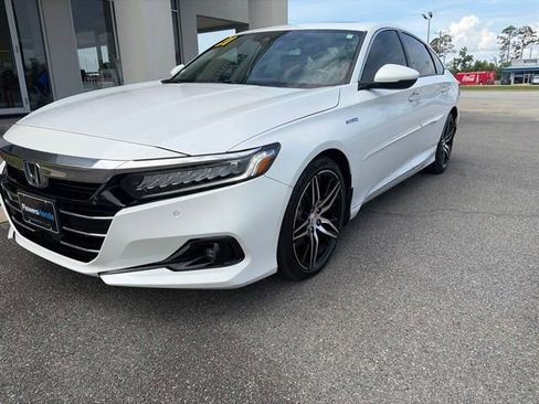 Used 2021 Honda Accord Touring image 2