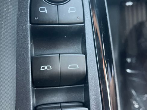 New 2026 Chevrolet Equinox LT w/ Convenience Package II FWD image 13