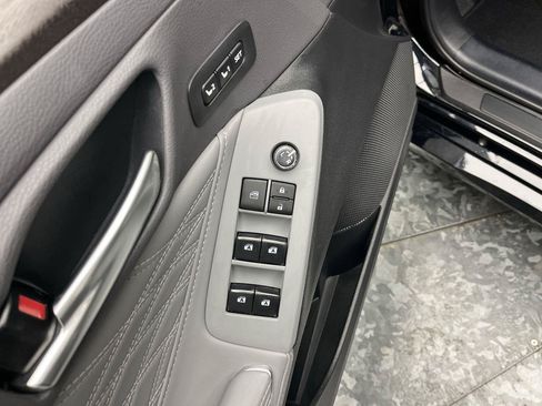 Used 2021 Toyota Avalon Limited w/ Advanced Safety Package FWD image 9