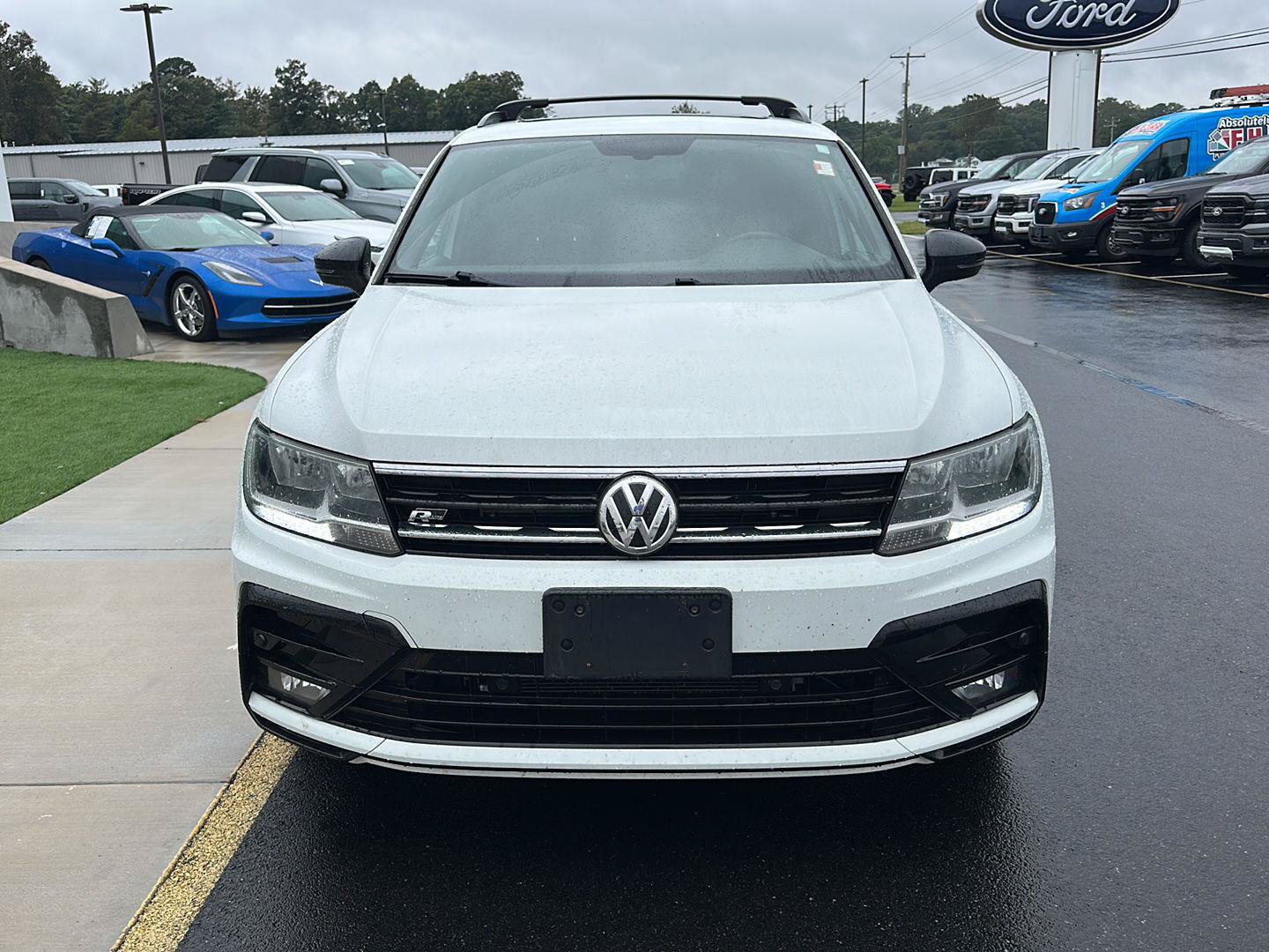 Used 2021 Volkswagen Tiguan SE R-Line AWD/4WD image 2