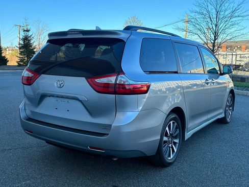 Used 2018 Toyota Sienna LE AWD/4WD image 5