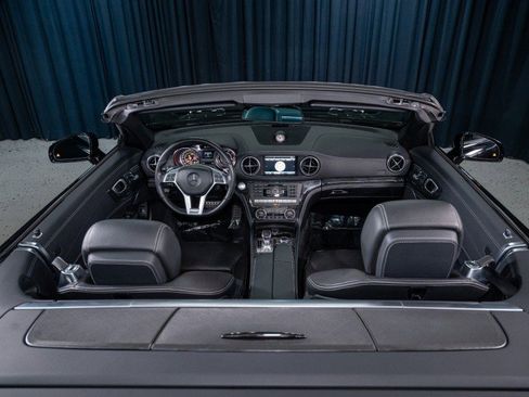 Used 2016 Mercedes-Benz SL 550 image 6