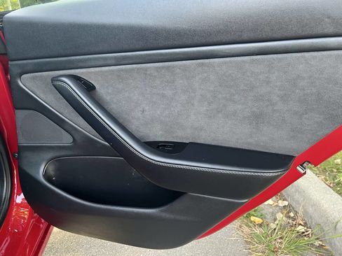 Used 2018 Tesla Model 3 Long Range image 33