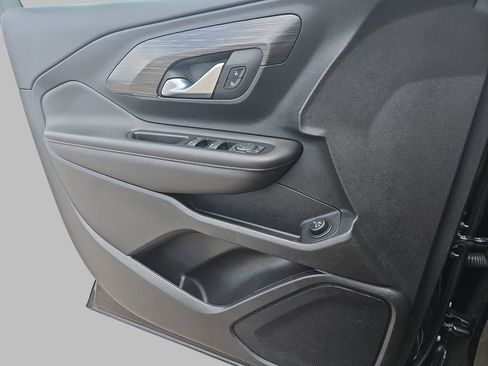 Used 2023 GMC Terrain SLE w/ Driver Convenience Package FWD image 32