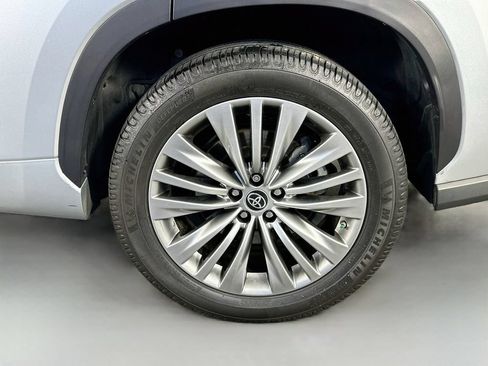 Used 2022 Toyota Highlander Platinum FWD image 35