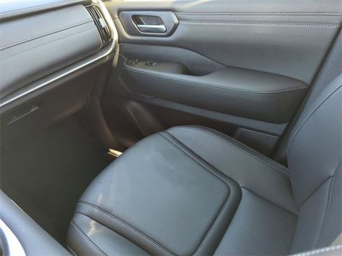 Certified 2025 Nissan Armada SV image 22