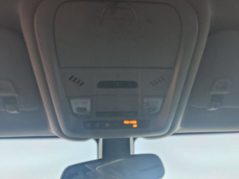 Used 2018 Chevrolet Equinox LT image 32