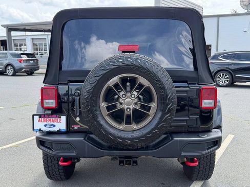 Used 2016 Jeep Wrangler Unlimited Sahara w/ Connectivity Group AWD/4WD image 4