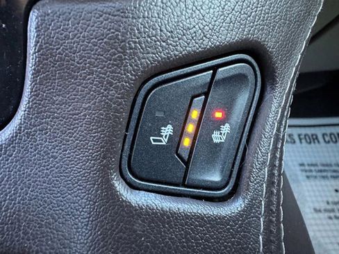 Used 2016 Chevrolet Suburban LT image 20