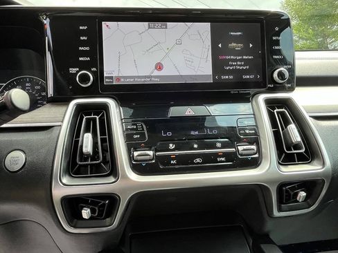 Used 2022 Kia Sorento EX w/ Panoramic Sunroof Package FWD image 20