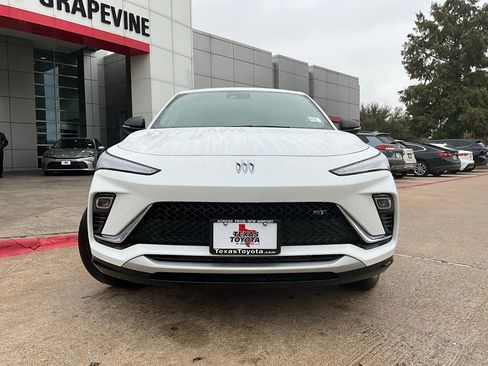 Used 2025 Buick Envista Sport Touring image 4