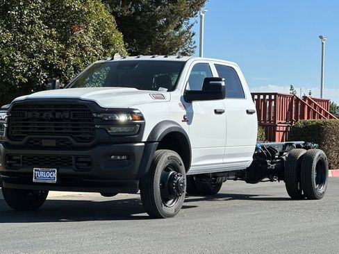 New 2026 RAM 5500 Tradesman AWD/4WD image 7