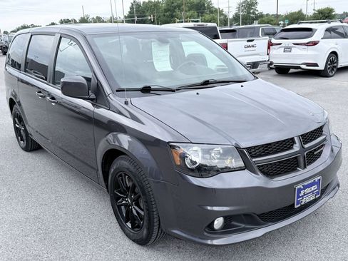 Used 2019 Dodge Grand Caravan GT FWD image 2