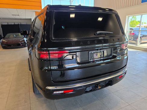 Used 2022 Jeep Wagoneer Series II AWD/4WD image 10