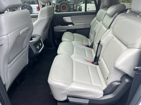 Used 2025 Ford Expedition Max Active AWD/4WD image 29